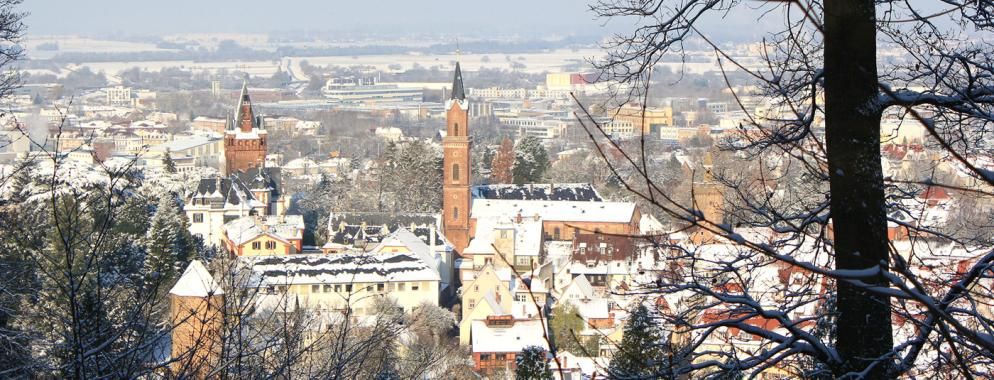 Blick auf die schneebedeckte Altstadt