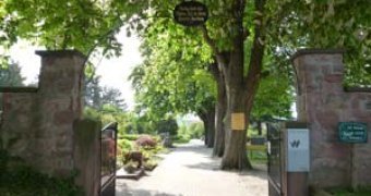 Haupteingang Friedhof Lützelsachsen (Am Mönchgarten)