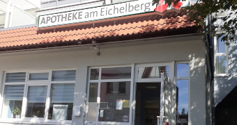 Front der Apotheke