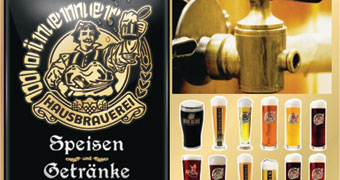 Links das Logo der Braurei auf der Speisekarte und rechts ein Zapfhan mit den verschiedenen erhältlichen Bieren