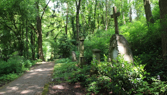 Grabstätten im Alten Friedhof