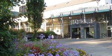 Haupteingang der Stadthalle