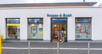 Gebäude der Buchhandlung mit Eingang
