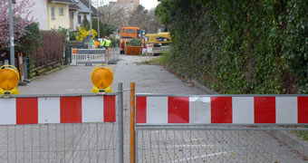 Absperrbarke vor Baustelle